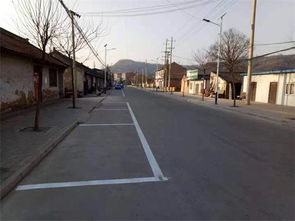 富縣交警大隊張村驛中隊 更新交通安全設施 改善道路通行環(huán)境