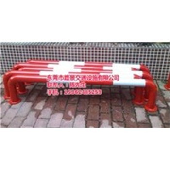 道路隔離公路護(hù)欄的作用與類(lèi)型解析